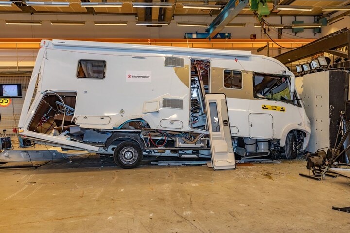 Camper botsproef Opbouw komt los van chassis