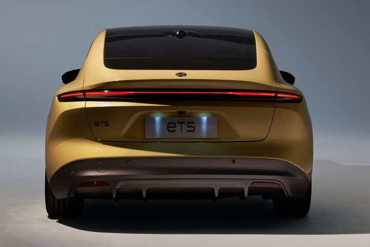 Nio ET5