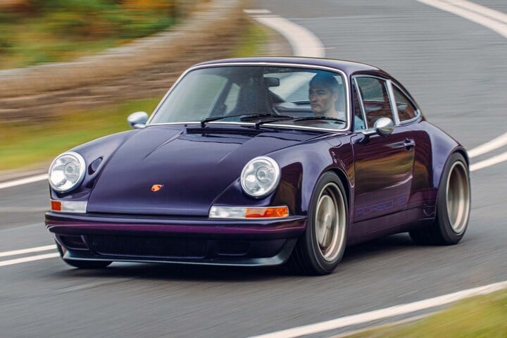 Porsche 911 restomod Theon Design