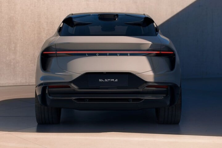 Lotus Eletre