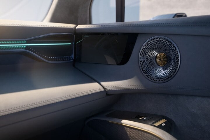 Lotus Eletre