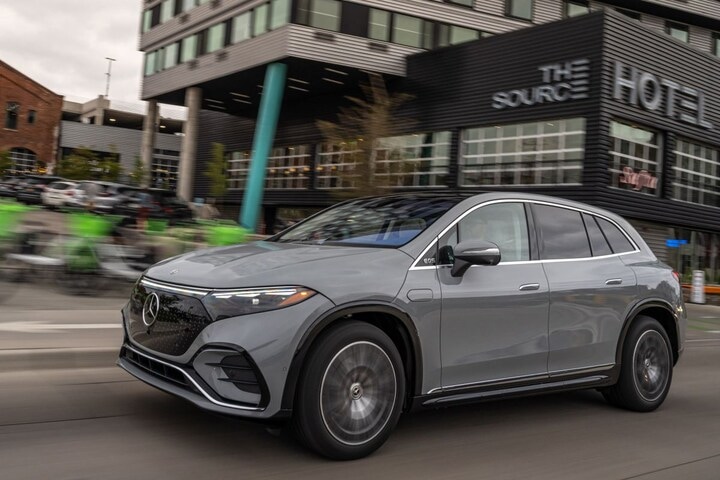 Mercedes  EQS SUV