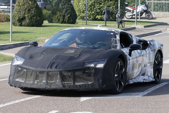Spyshots Ferrari SF90 Versione Speciale