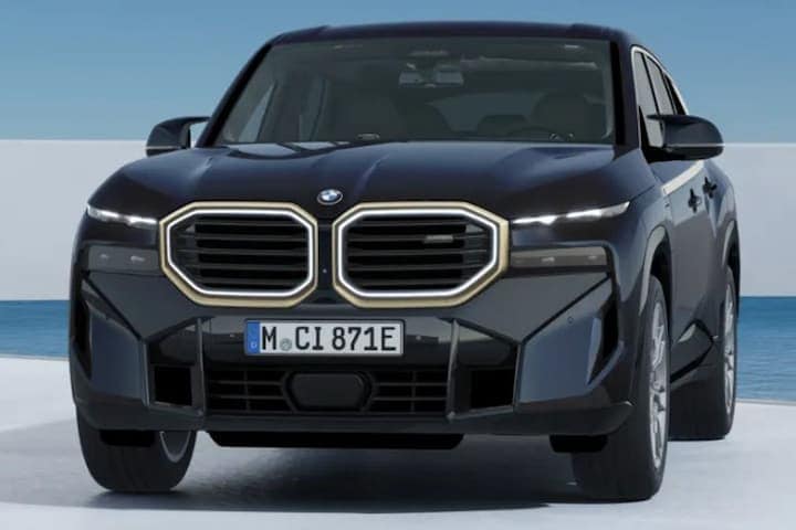 BMW XM Back to Basics