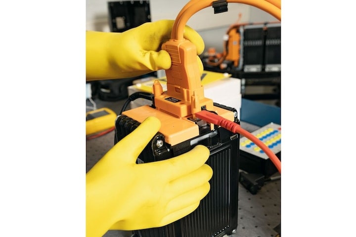 Reparatie tractiebatterij Volvo XC60 - aansluiten module