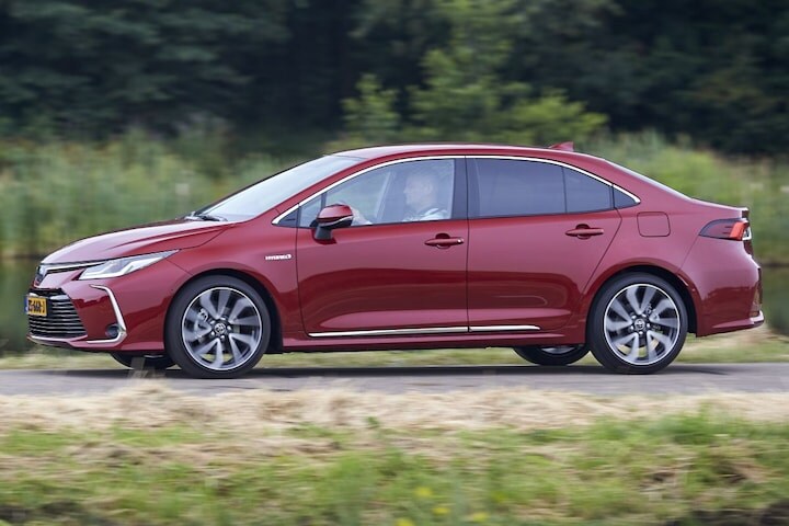 Toyota Corolla Sedan 1.8 Hybrid