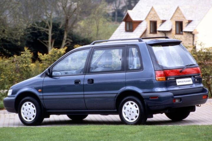 Mitsubishi space wagon space runner facelift friday