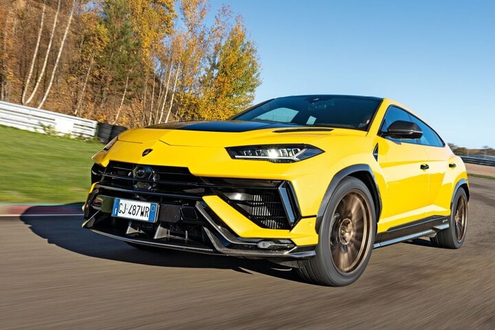 AW2250 Lamborghini Urus