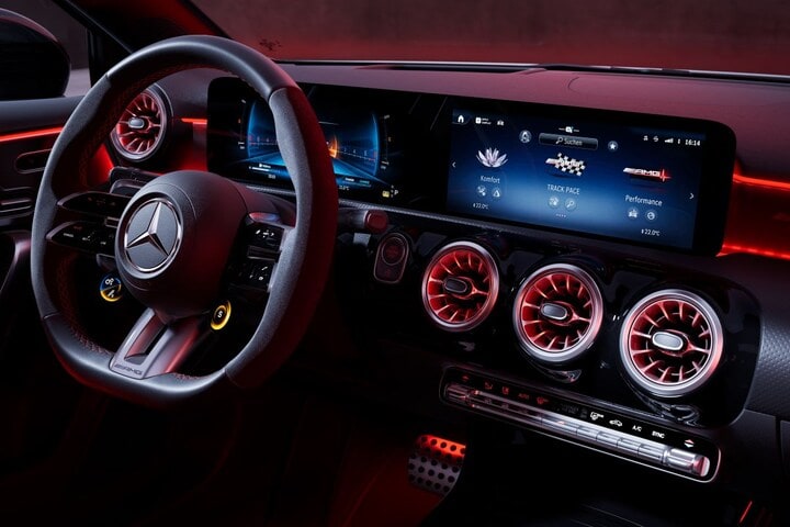 Mercedes-Benz A 35 AMG