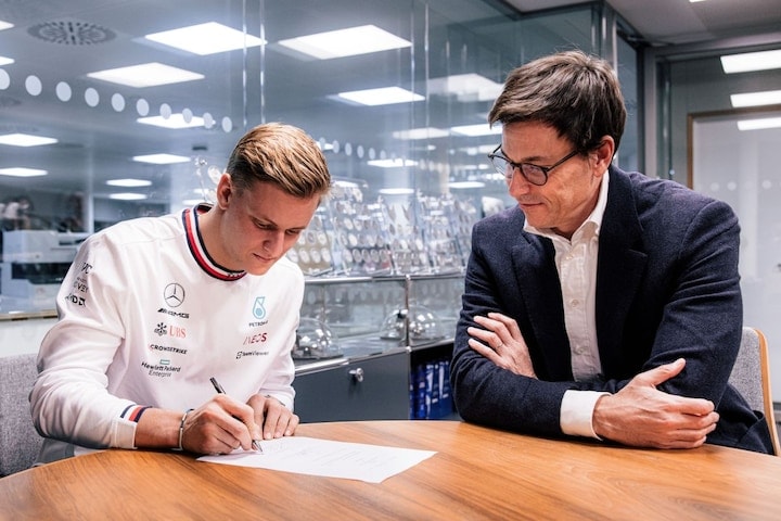 Mick Schumacher tekent bij F1-team Mercedes