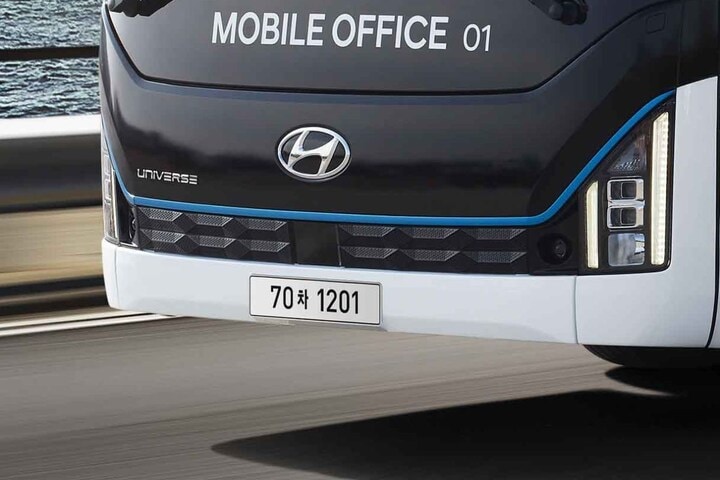 Hyundai New Universe Mobile Office