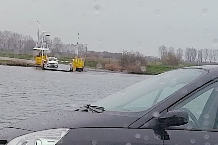Veerpont pontje Maasbommel - Megen