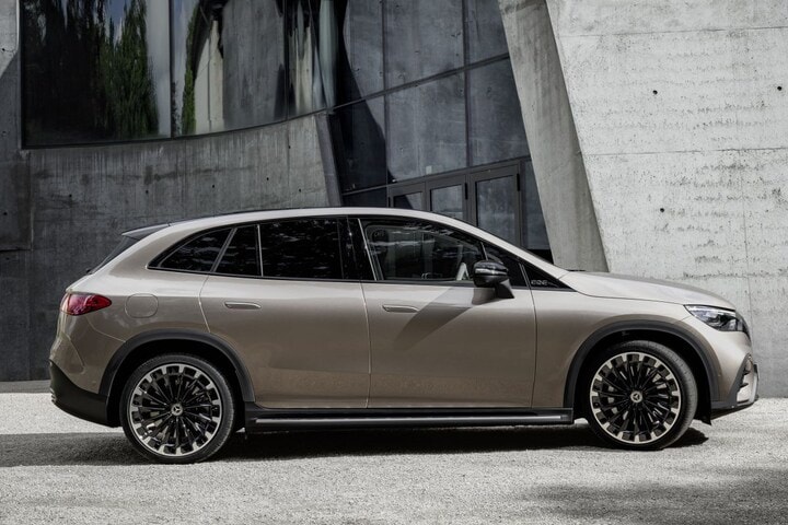 Mercedes-Benz EQE SUV