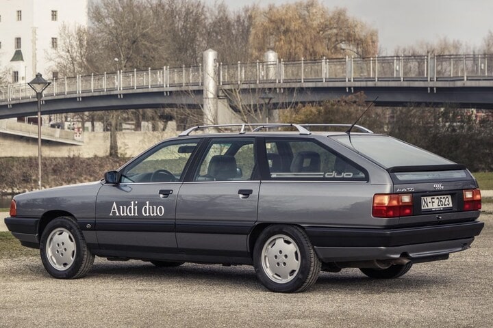Audi 100