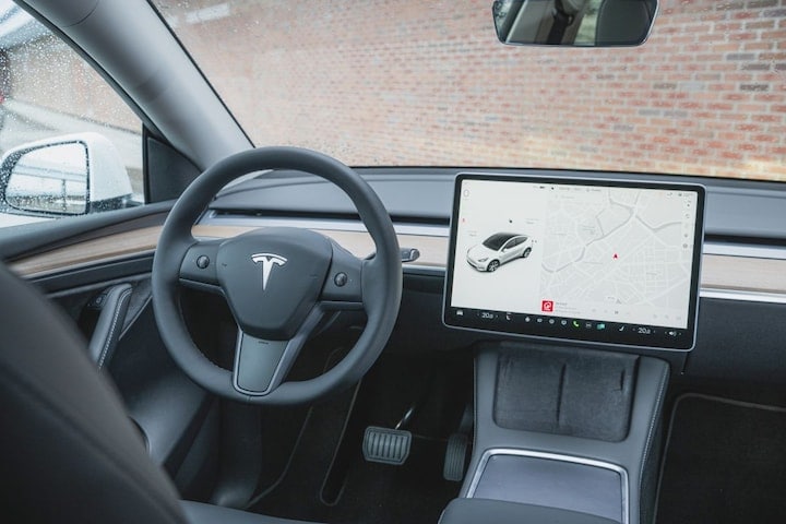 Tesla Model Y RWD