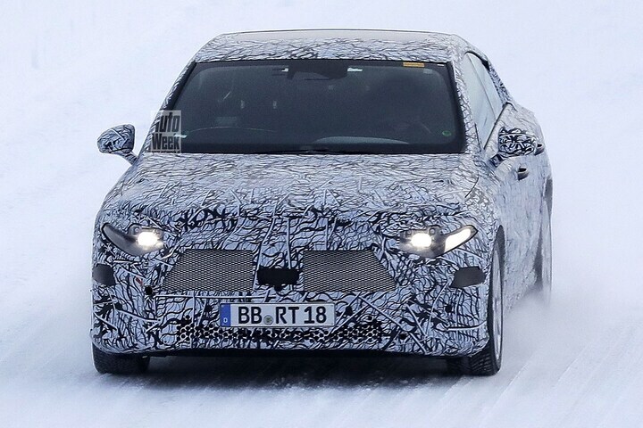 Spyshots Mercedes-Benz EQA