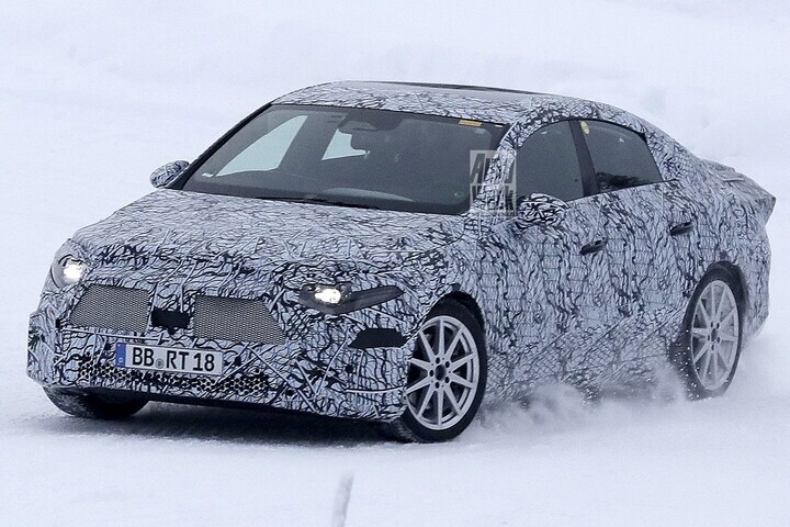 Spyshots Mercedes-Benz EQA