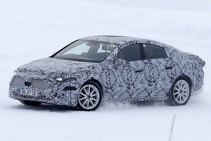 Spyshots Mercedes-Benz EQA