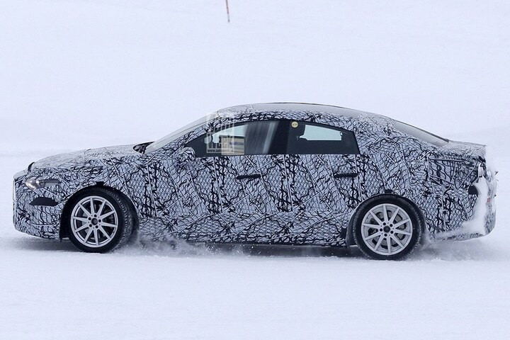 Spyshots Mercedes-Benz EQA