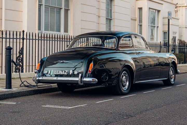 Bentley S2 Continental Lunaz