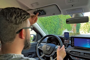Bluetooth car kit - Opening beeld test