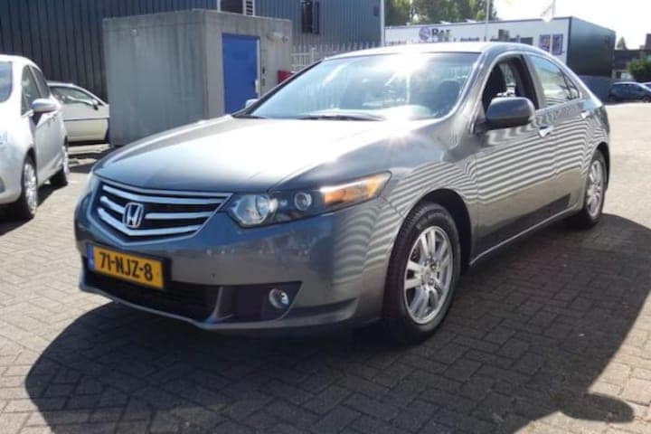 Op zoek naar een gebruikte Japanse sedan voor 9.000 euro