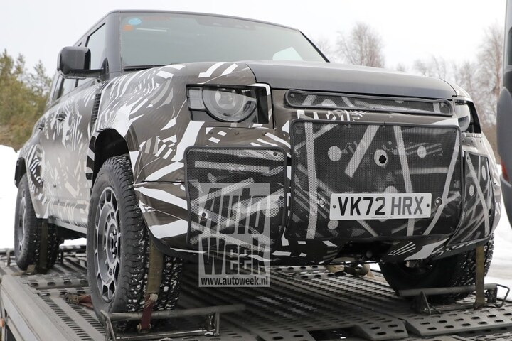 Land Rover Defender SVX spyshots