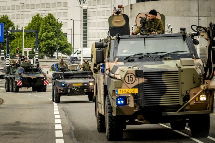Militaire colonne (ANP)