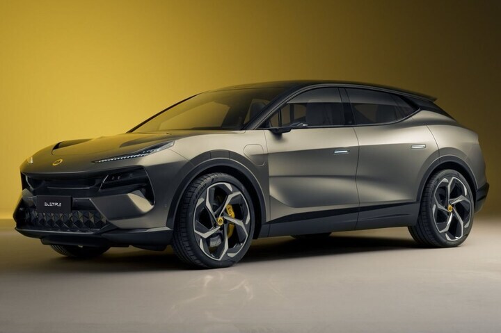 Niels van Roij designreview Lotus Eletre XM