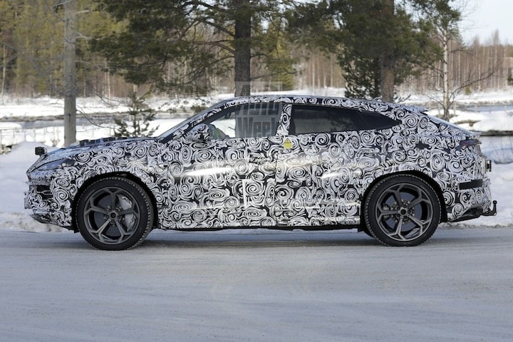 Lamborghini Urus Hybrid spyshots