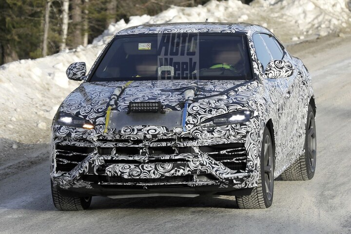 Lamborghini Urus Hybrid spyshots