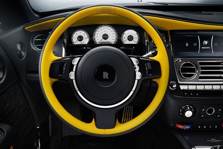 Rolls-Royce Wraith Black Badge Black Arrow.