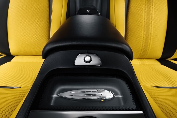 Rolls-Royce Wraith Black Badge Black Arrow.