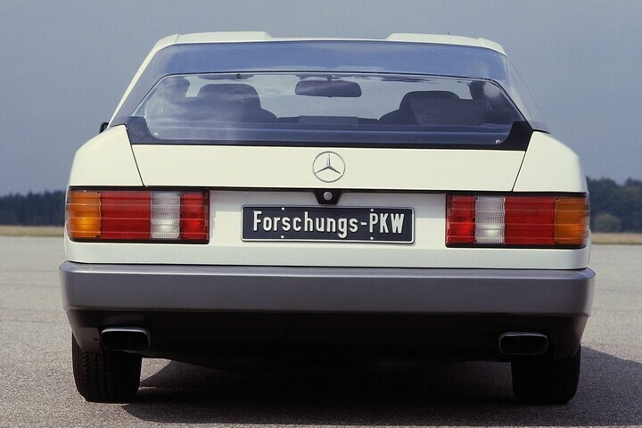 Mercedes-Benz Auto 2000