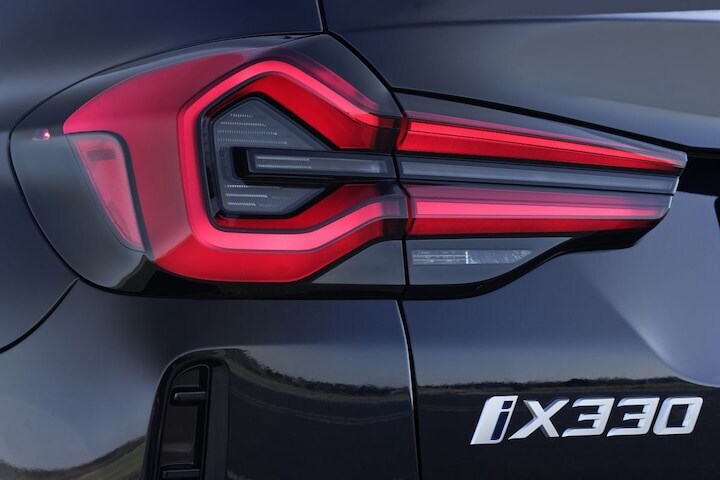 BMW ix330 photoshop