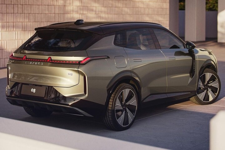 Lynk Co 08