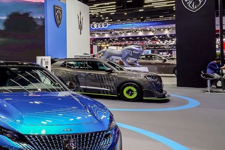 Peugeot 2008 Sport Concept