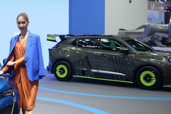Peugeot 2008 Sport Concept