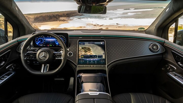 Mercedes EQE SUV standaard dashboard