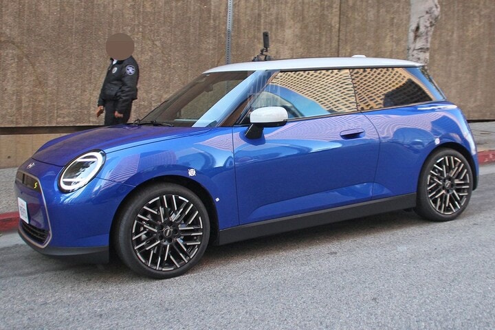 Spyshots Mini Cooper SE