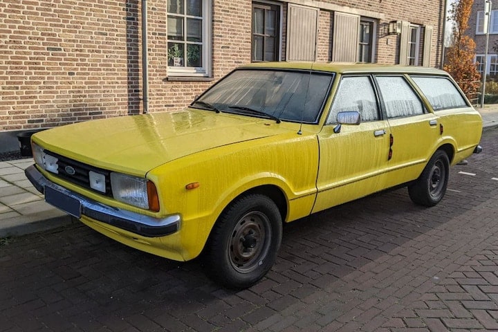 In het Wild Ford taunus stationwagon