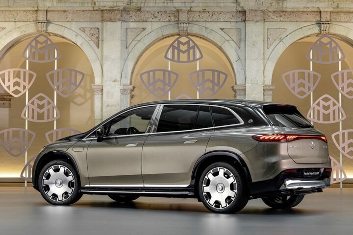 Mercedes-Maybach EQS SUV luxe EV