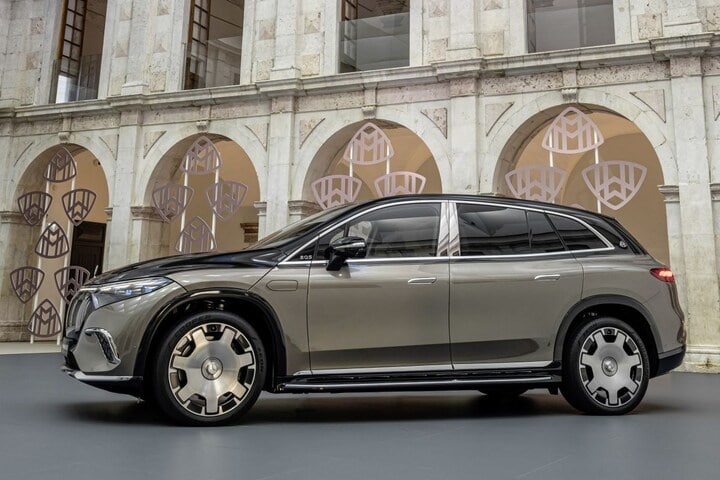 Mercedes-Maybach EQS SUV luxe EV