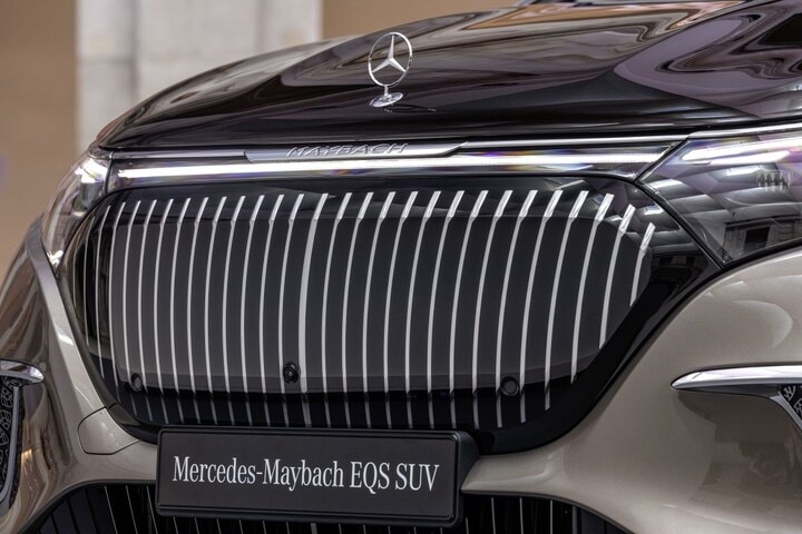 Mercedes-Maybach EQS SUV luxe EV
