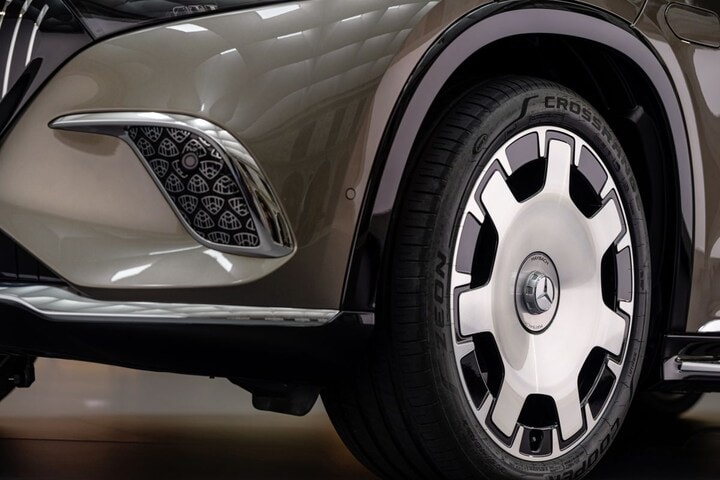 Mercedes-Maybach EQS SUV luxe EV