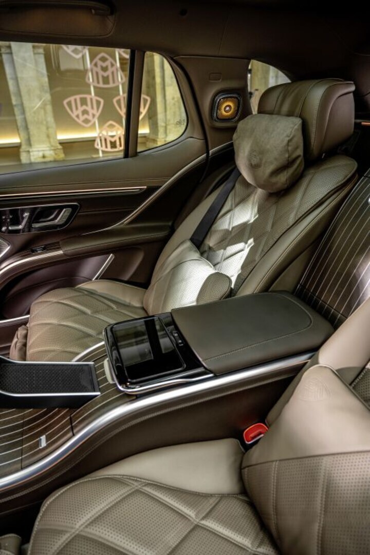 Mercedes-Maybach EQS SUV luxe EV