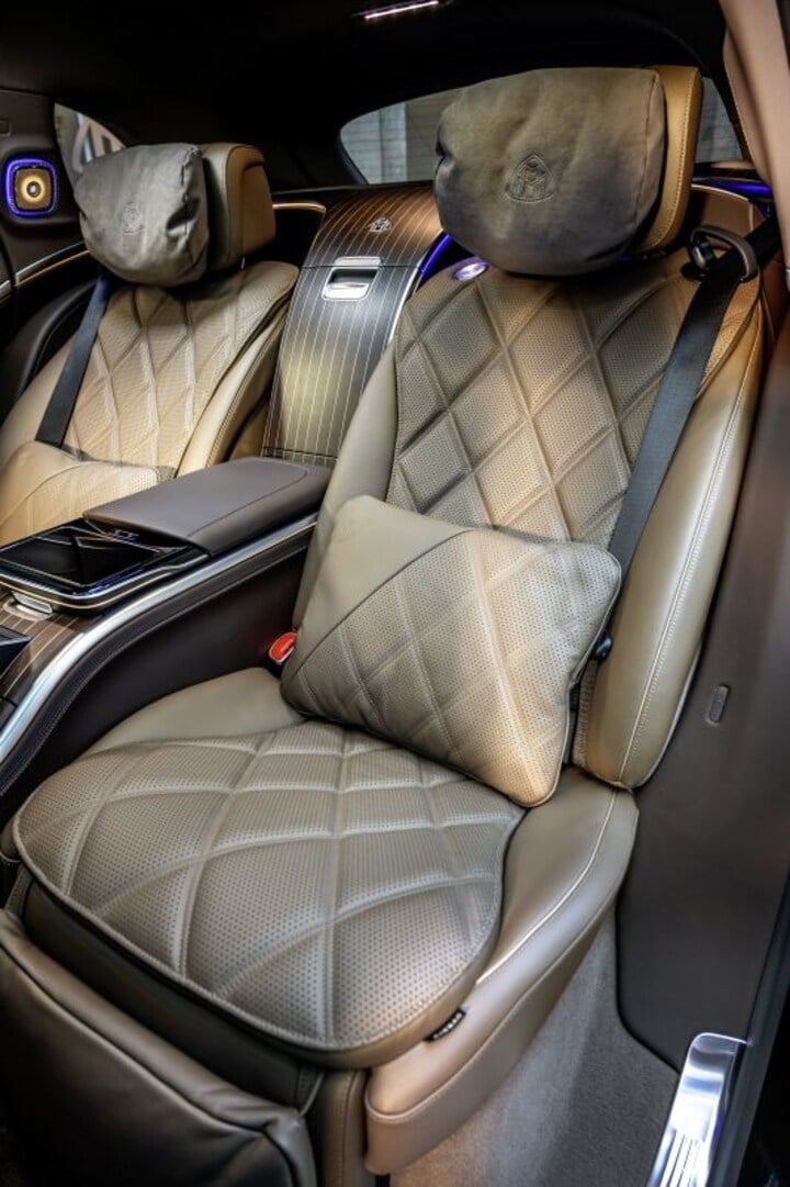 Mercedes-Maybach EQS SUV luxe EV