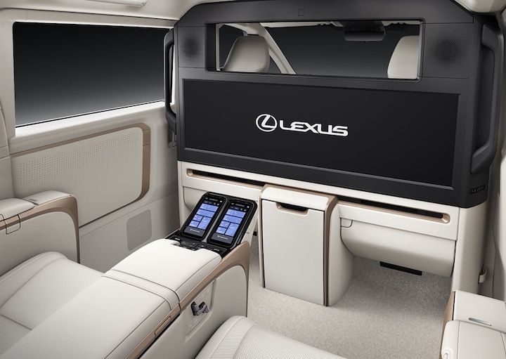 Lexus LM
