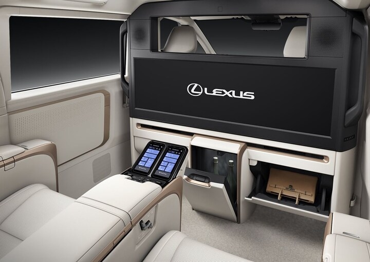 Lexus LM