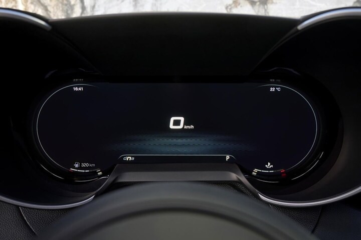 Alfa Romeo Giulia 2023 instrumentarium minimalistisch